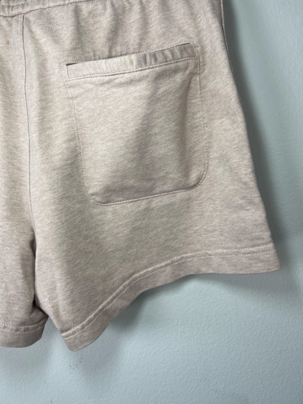 Athleta Farallon Heathered Shorts Tan Pull On Pockets Stretch Summer Travel Sz 6 - Picture 11 of 14